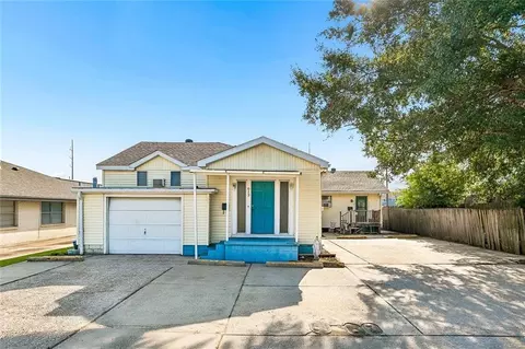613 Oak Ave, Harahan, LA 70123
