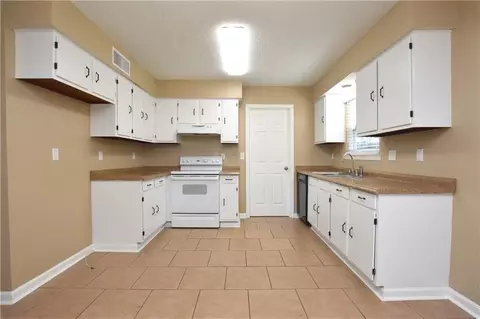 Kitchen - 345 Mapleleaf Cir, Slidell, LA 70458 photo 1 of 2