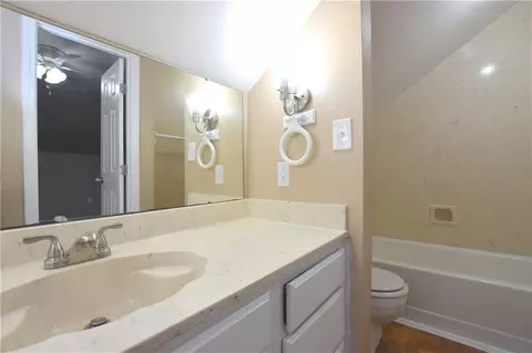 Bath - 345 Mapleleaf Cir, Slidell, LA 70458 photo 1 of 2