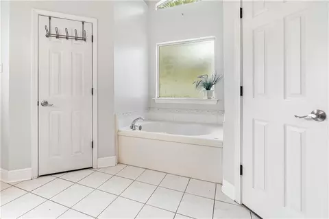 Bath - 117 Amanda Dr, Slidell, LA 70458 photo 2 of 3