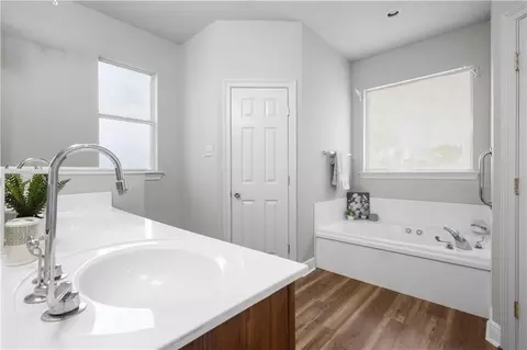 Bath - 124 W Silver Maple Dr, Slidell, LA 70458 photo 1 of 3