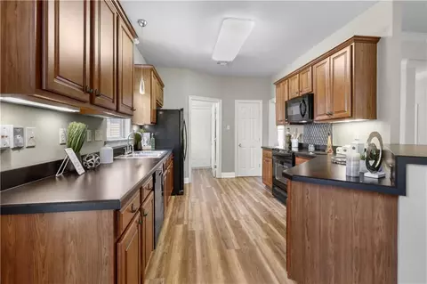 Kitchen - 124 W Silver Maple Dr, Slidell, LA 70458 photo 2 of 2