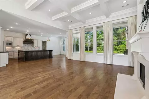 Living - 614 Millikens Bnd, Covington, LA 70433 photo 2 of 2