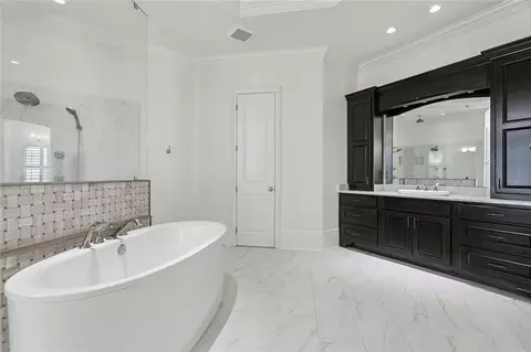 Bath - 614 Millikens Bnd, Covington, LA 70433 photo 1 of 6