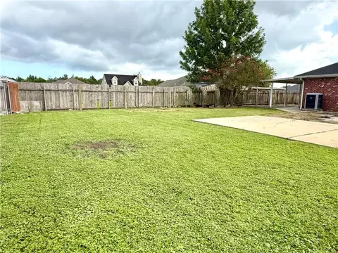 2901 Meadow Dr, Violet, LA 70092 photo 4