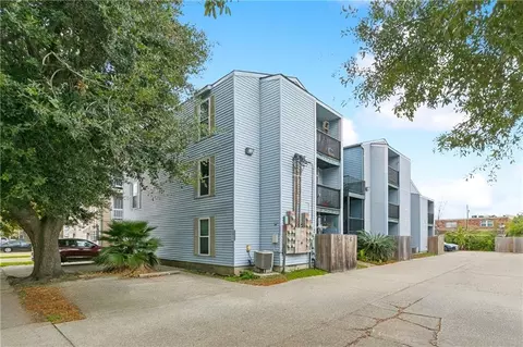 4833 Zenith St #6, Metairie, LA 70001