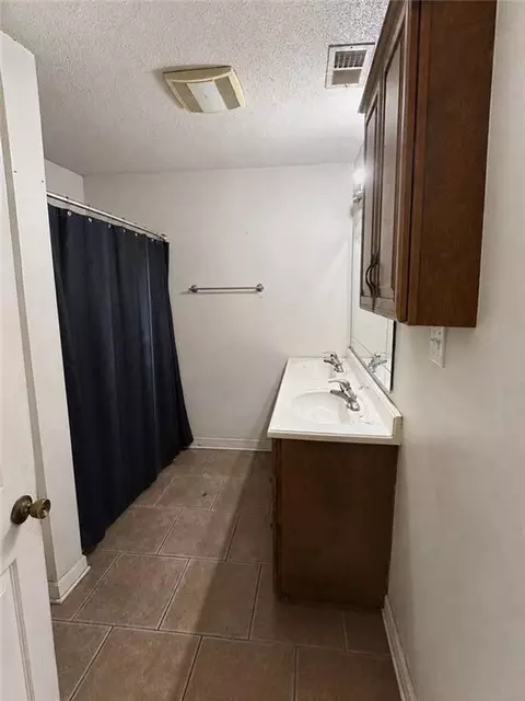Bath - 364 Hickory Dr, Slidell, LA 70458 photo 1 of 2
