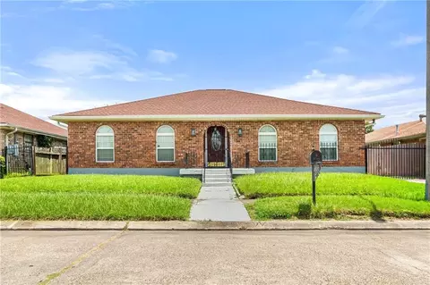 9896 E Wheaton Cir, New Orleans, LA 70127