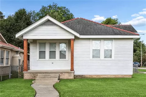 605 Hancock St, Gretna, LA 70053
