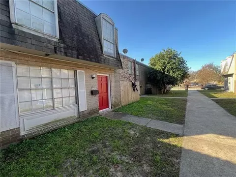 3260 Kabel Dr, New Orleans, LA 70131