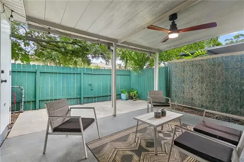 Exterior - 231 Wright Ave #B, Terrytown, LA 70056 photo 1 of 4