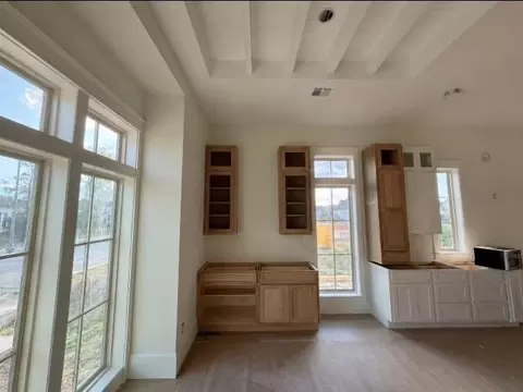 Living - 429 La Branch Pl, Covington, LA 70433 photo 2 of 3