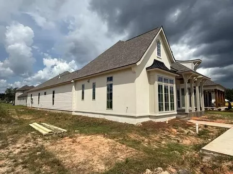 Exterior - 429 La Branch Pl, Covington, LA 70433 photo 2 of 3