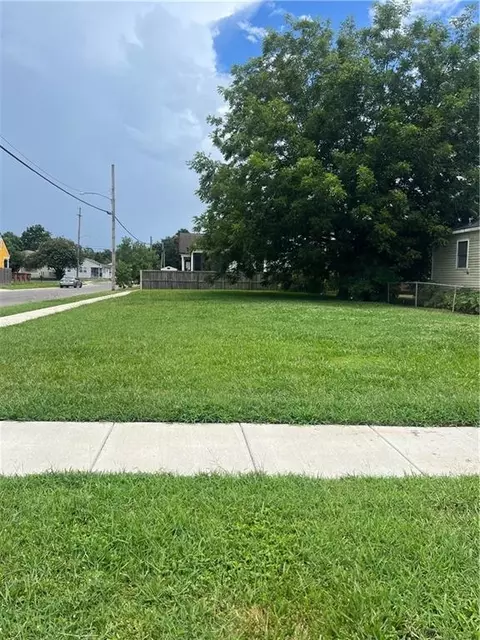 5769 Cameron Blvd, New Orleans, LA 70122