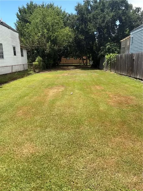 1712 Saint Anthony St, New Orleans, LA 70116