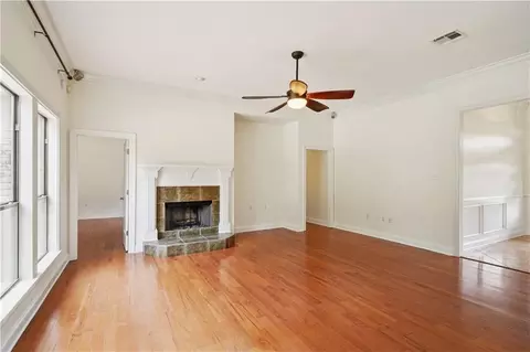 Living - 101 Joyce Ct, Covington, LA 70433 photo 2 of 5
