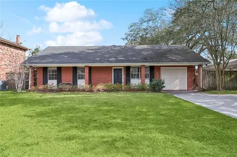 107 Tinsley Dr, Belle Chasse, LA 70037