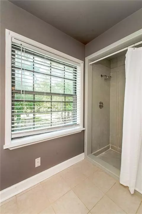Bath - 7 Green Leaf Ln, Covington, LA 70435 photo 1 of 5
