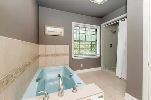 Bath - 7 Green Leaf Ln, Covington, LA 70435 photo 3 of 5