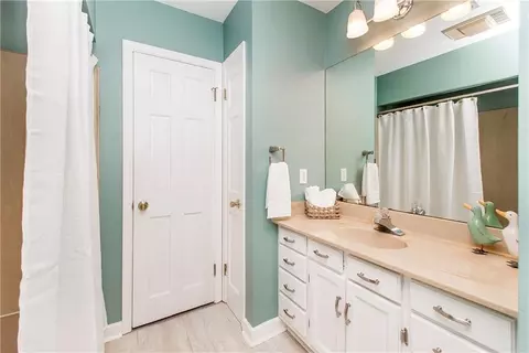 Bath - 7 Green Leaf Ln, Covington, LA 70435 photo 4 of 5