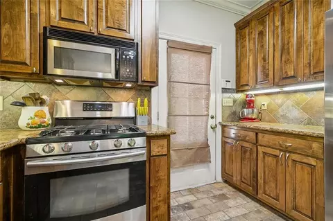 Kitchen - 12517 Brittany Ct, Walker, LA 70785 photo 3 of 4