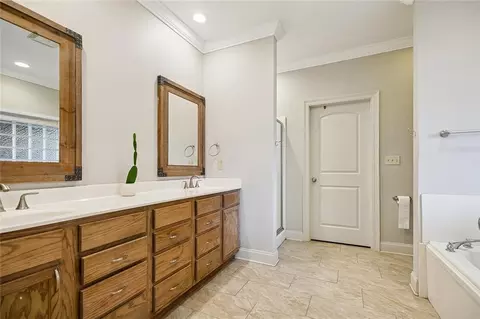 Bath - 12517 Brittany Ct, Walker, LA 70785 photo 1 of 4