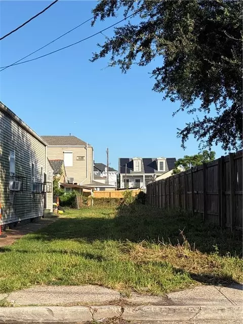 2023 S Liberty St, New Orleans, LA 70113