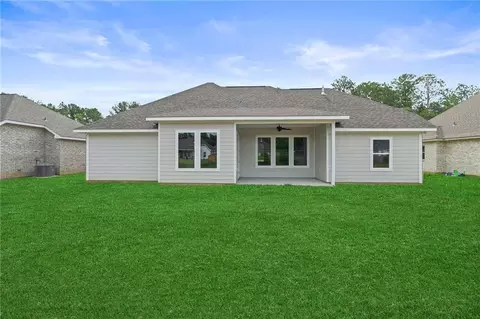 Exterior - 72657 Robindale Dr, Covington, LA 70435 photo 4 of 6