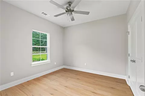 Bedroom - 72657 Robindale Dr, Covington, LA 70435 photo 3 of 4