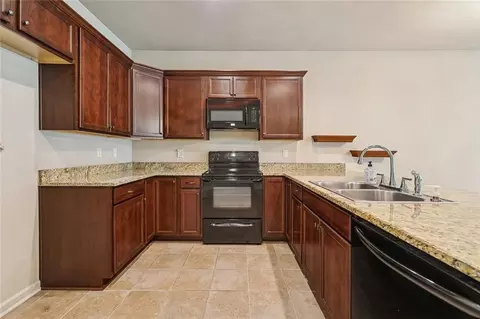 Kitchen - 70080 5th St, Covington, LA 70433 photo 1 of 2