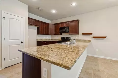Kitchen - 70080 5th St, Covington, LA 70433 photo 2 of 2