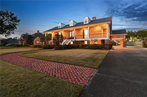67 Elmwood Dr, Destrehan, LA 70047