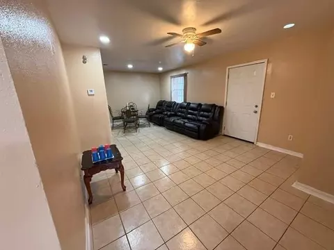 Living - 920 27th St, Kenner, LA 70062 photo 3 of 3