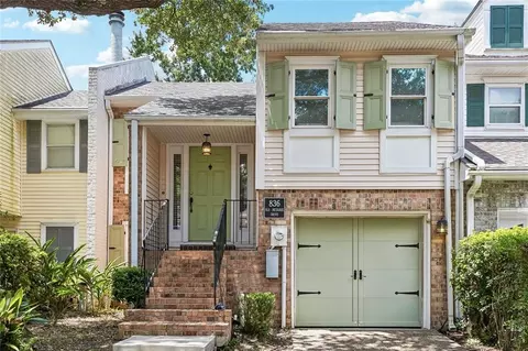 836 Old Metairie Dr, Metairie, LA 70001