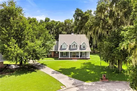 965 Jason Dr, Belle Chasse, LA 70037