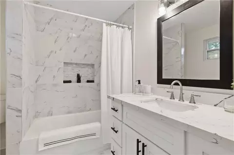 Bath - 1626 7th St, Slidell, LA 70458 photo 1 of 2