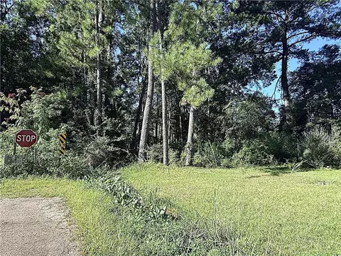70103 8th St, Covington, LA 70433