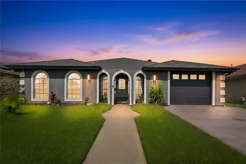 7171 Wayside Dr, New Orleans, LA 70128