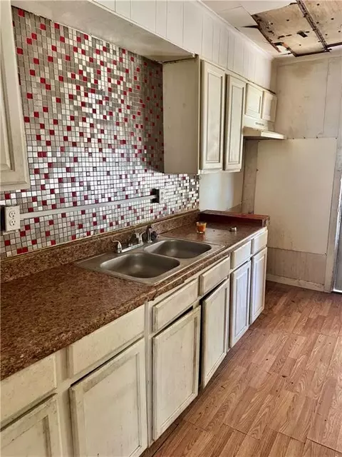 Kitchen - 611 E Park Ave, Hammond, LA 70403 photo 1 of 3