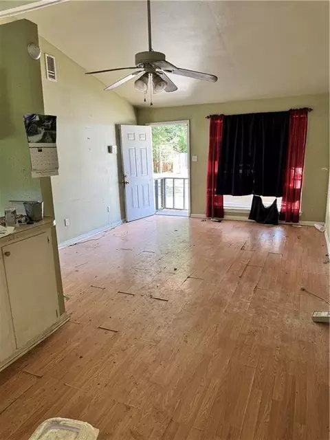 Living - 611 E Park Ave, Hammond, LA 70403 photo 2 of 2