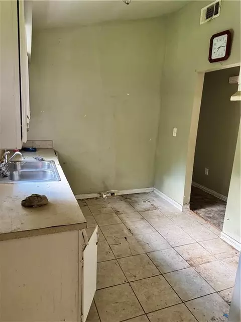 Kitchen - 611 E Park Ave, Hammond, LA 70403 photo 3 of 3