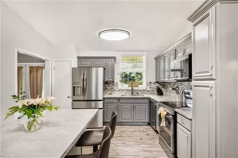 Kitchen - 1361 Sunset Dr, Slidell, LA 70460 photo 1 of 4