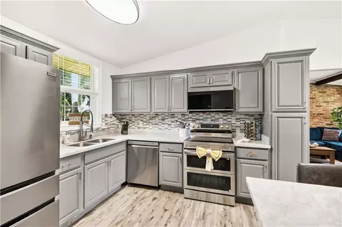Kitchen - 1361 Sunset Dr, Slidell, LA 70460 photo 2 of 4