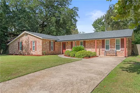 1361 Sunset Dr, Slidell, LA 70460
