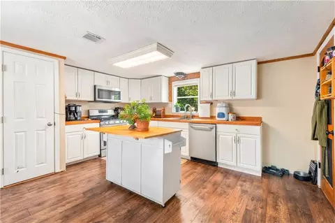 Kitchen - 1136 Bagdad Loop, Colfax, LA 71417 photo 4 of 4