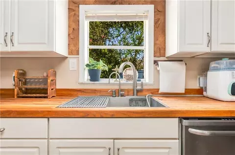 Kitchen - 1136 Bagdad Loop, Colfax, LA 71417 photo 3 of 4