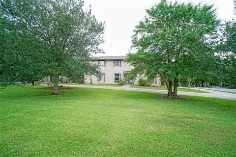 Exterior - 528 Legendre Dr, Slidell, LA 70460 photo 2 of 2