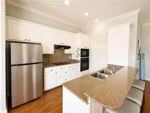 Kitchen - 32870 Rivergate Cir, Springfield, LA 70462 photo 1 of 3