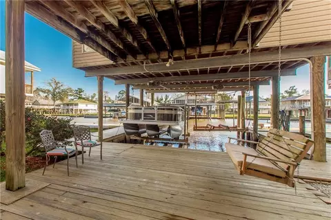 Exterior - 32870 Rivergate Cir, Springfield, LA 70462 photo 7 of 8