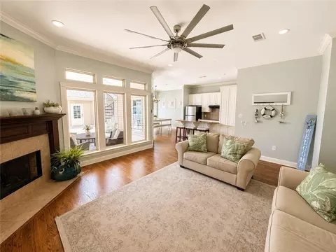 Living - 32870 Rivergate Cir, Springfield, LA 70462 photo 1 of 4